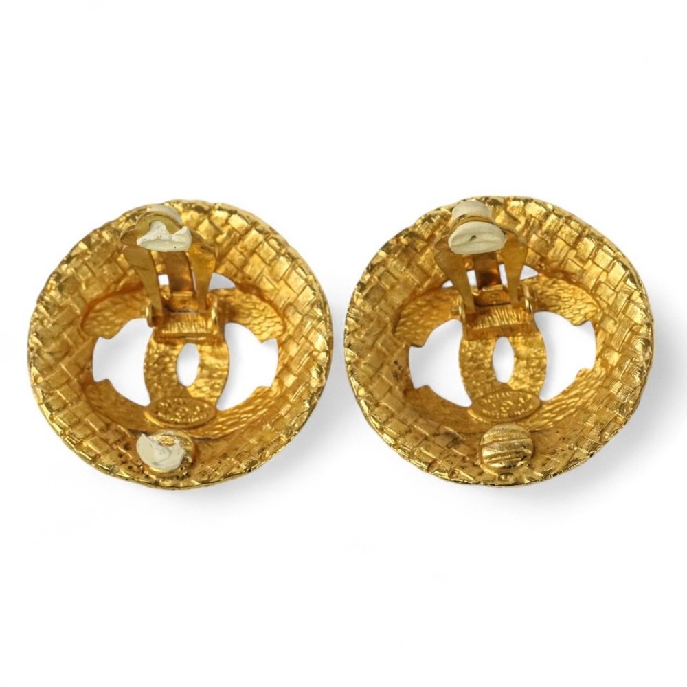 CHANEL Vintage Gold Logo Earrings - Picture 3 of 9